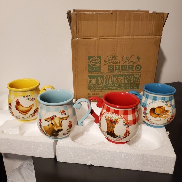 NIB Pioneer Woman novelty mugs - Picture 7 of 11